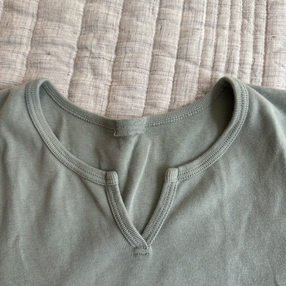 Brandy Melville Green Top - Picture 3 of 3